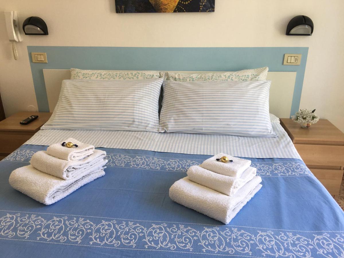 Hotel Villa Rinaldini Римини Экстерьер фото