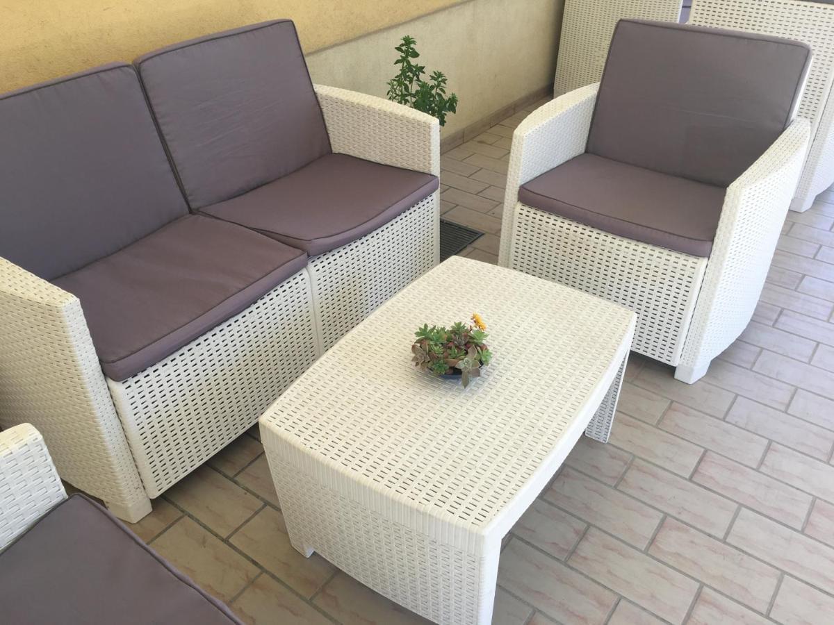 Hotel Villa Rinaldini Римини Экстерьер фото