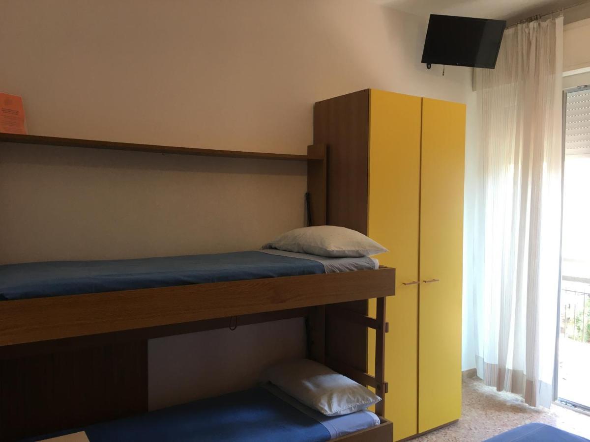 Hotel Villa Rinaldini Римини Экстерьер фото