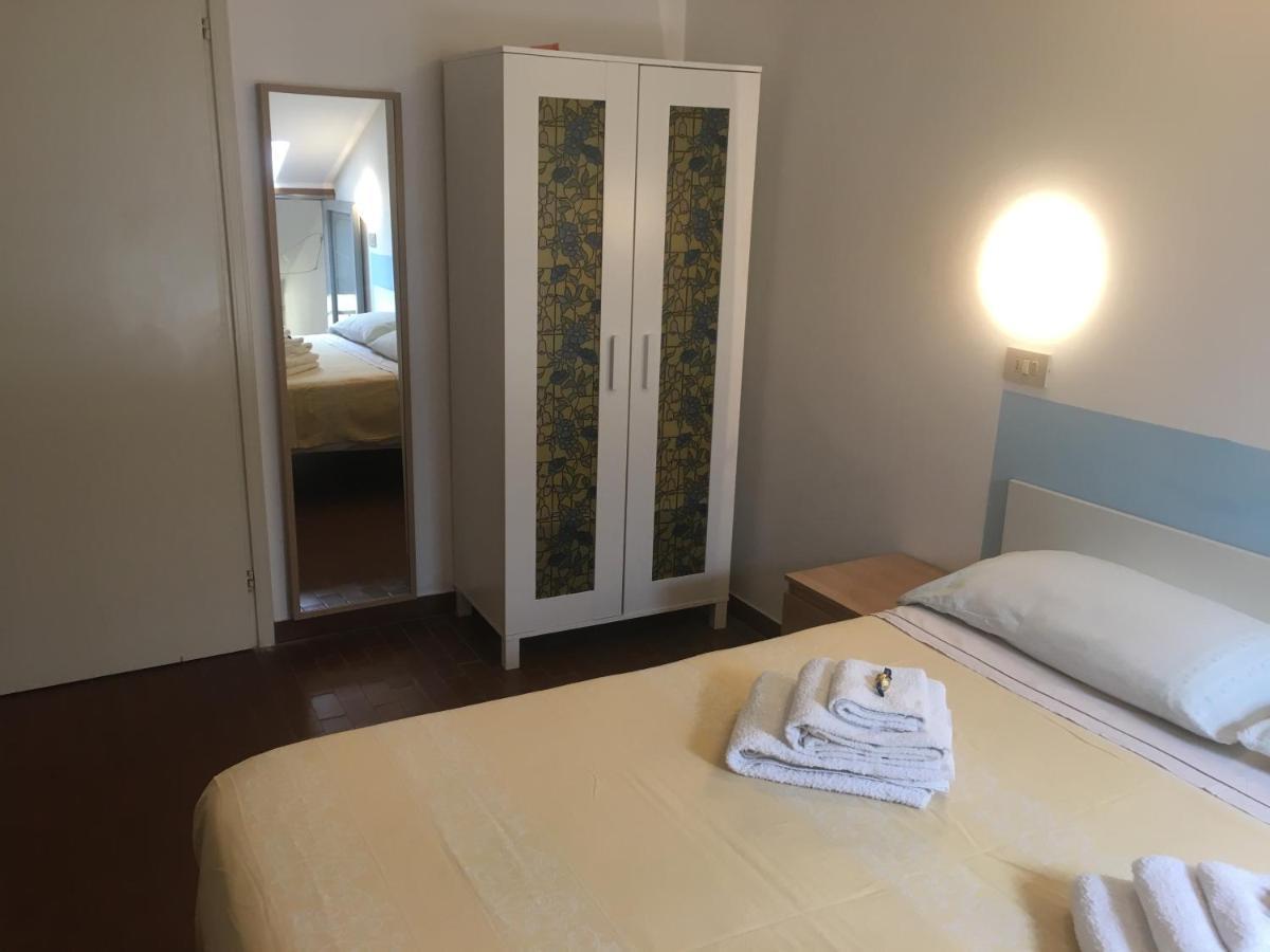 Hotel Villa Rinaldini Римини Экстерьер фото